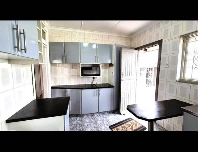 3 BEDROOM HOUSE FOR SALE IN KHARWASTAN